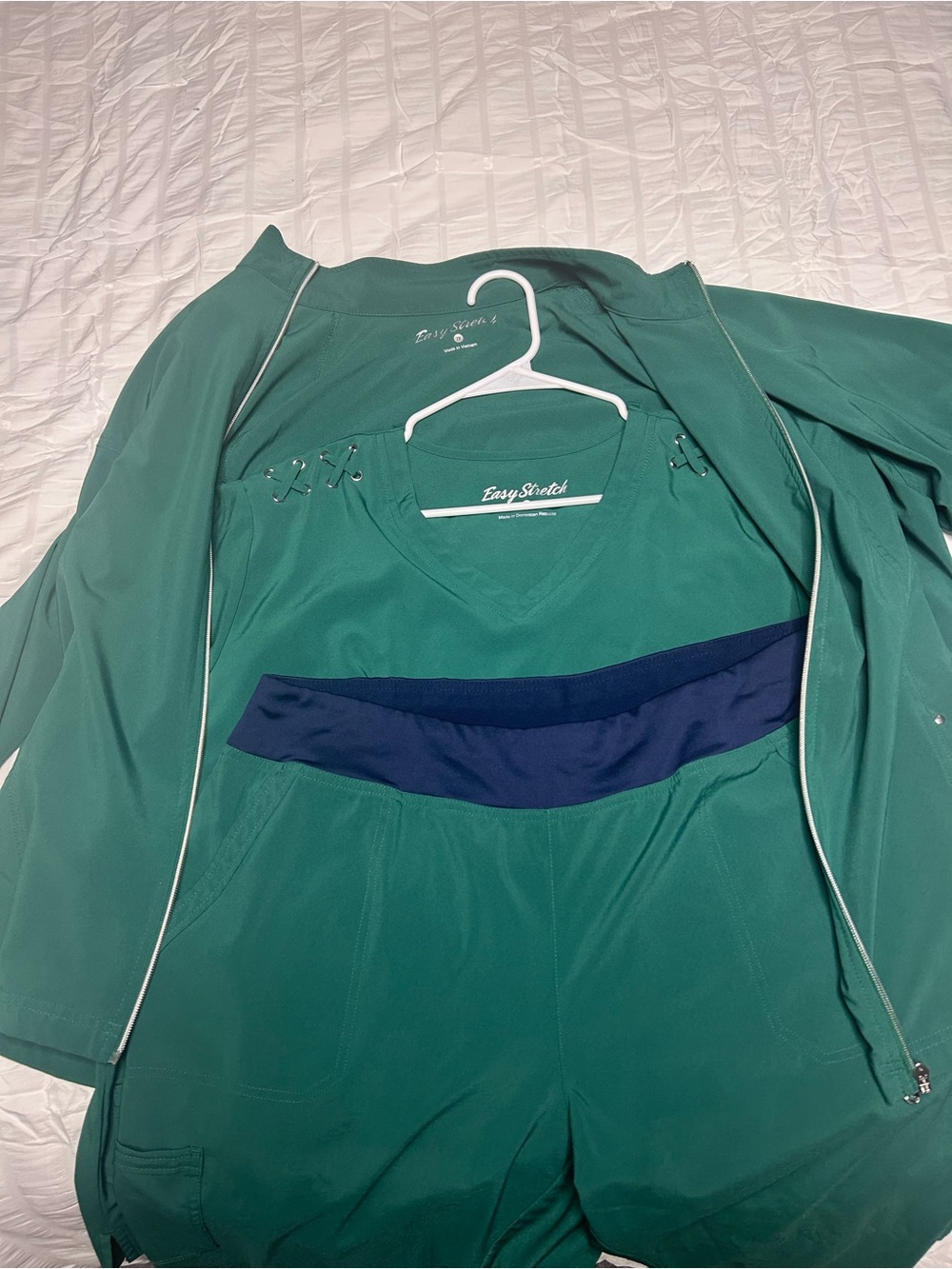 Easy Stretch 3 Scrubs: Jacket (2x) Top (2X) Pants (XL Petite) Like New!
